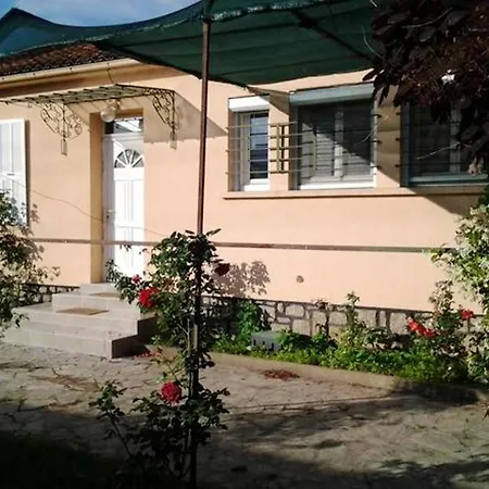 Maison De 3 Chambres Avec Piscine Privee Jardin Clos Et Wifi A Ghisonaccia *